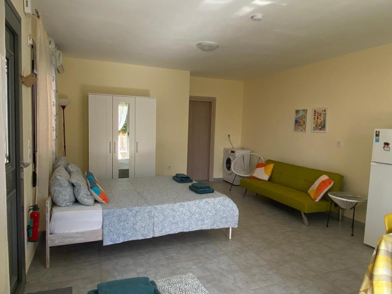 ליקסורי Lotus Sea View Apartments מראה חיצוני תמונה